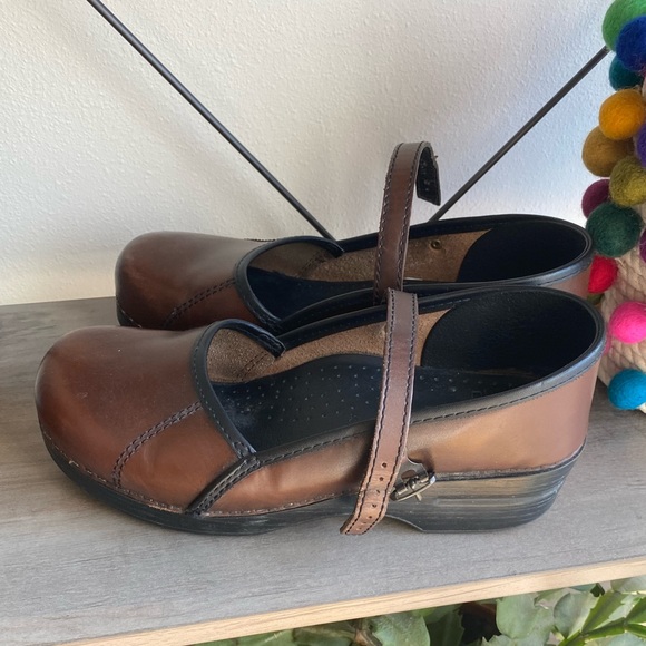 dansko mary jane sandals